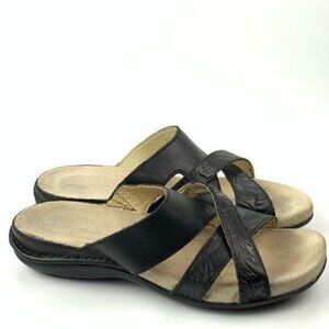 Rockport sandals size 6W tooled paisley leather